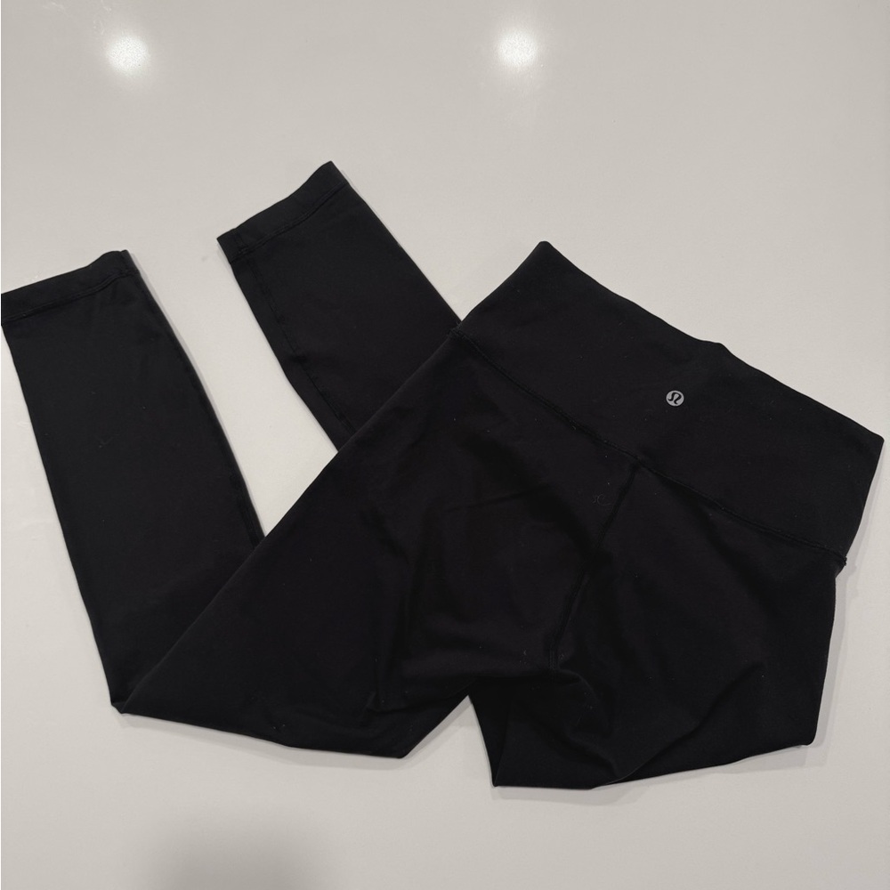 Lululemon Women’s Black Cropped Leggings Sz 8